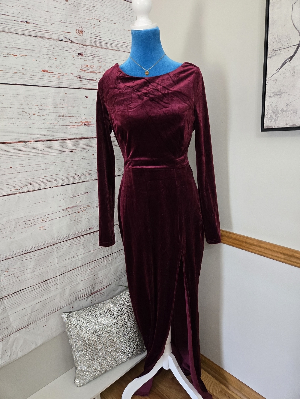 NWT Lulus Burgundy Velvet Dress Open Back Long Sleeve Slit M
